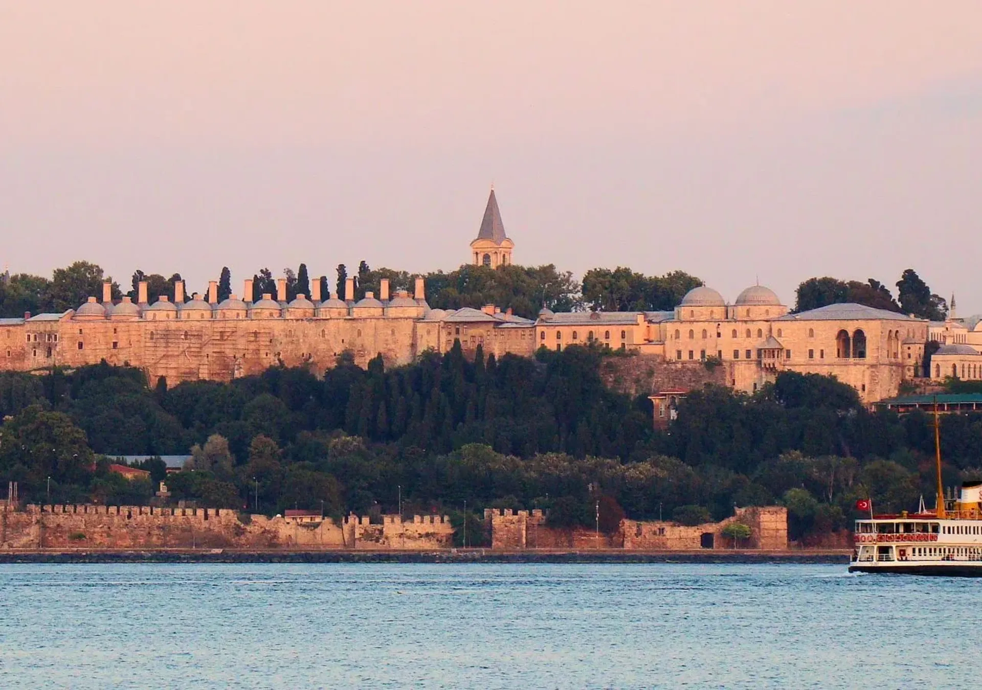 Golden Horn & Bosphorus Sightseeing Cruise with Audio Guide