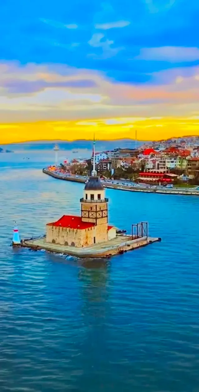 Maiden's Tower Skip-the-Ticket-Line Entry with Audio Guide