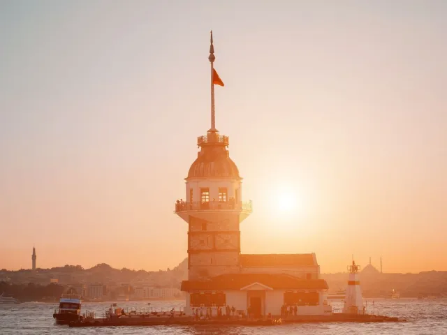Maiden's Tower Skip-the-Ticket-Line Entry with Audio Guide