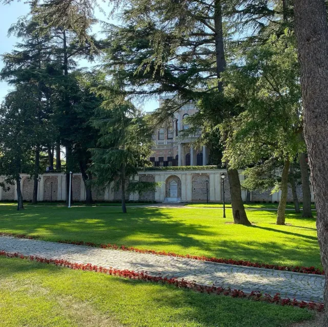 Beykoz Mecidiye Pavilion Skip-the-Ticket-Line Entry with Audio Guide