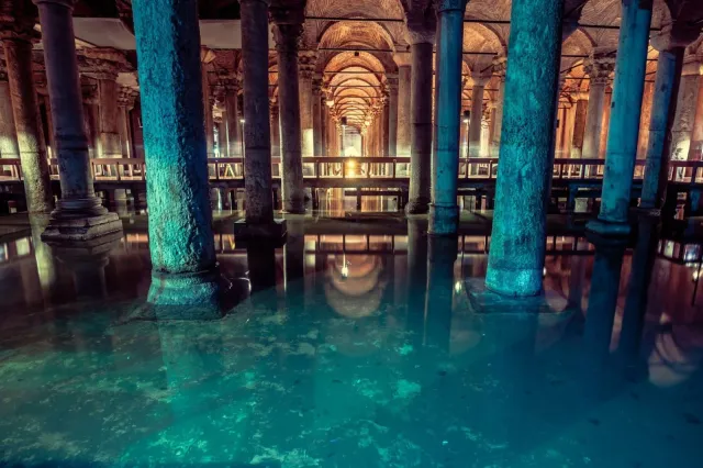 Basilica Cistern Guided Tour with Skip-the-Ticket-Line Entry