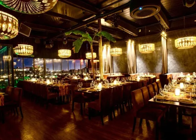 Premium Dining Experience with Exclusive Shows at Nomads Restaurant