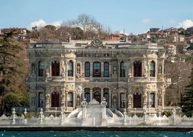 Bosphorus Sightseeing Cruise Entry Ticket with Audio Guide