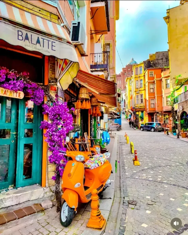 Fener and Balat Walking Tour with Audio Guide