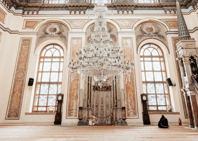 Dolmabahce Mosque Audio Guide