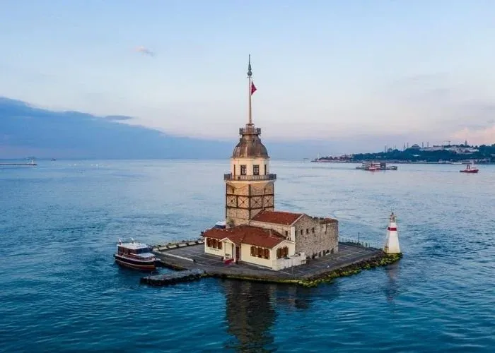Maiden's Tower Skip-the-Ticket-Line Entry with Audio Guide