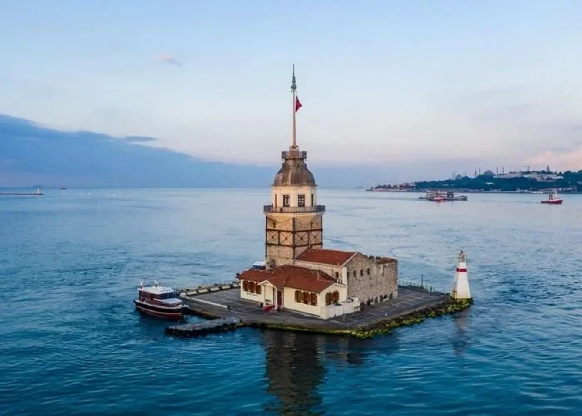 Maiden's Tower Skip-the-Ticket-Line Entry with Audio Guide