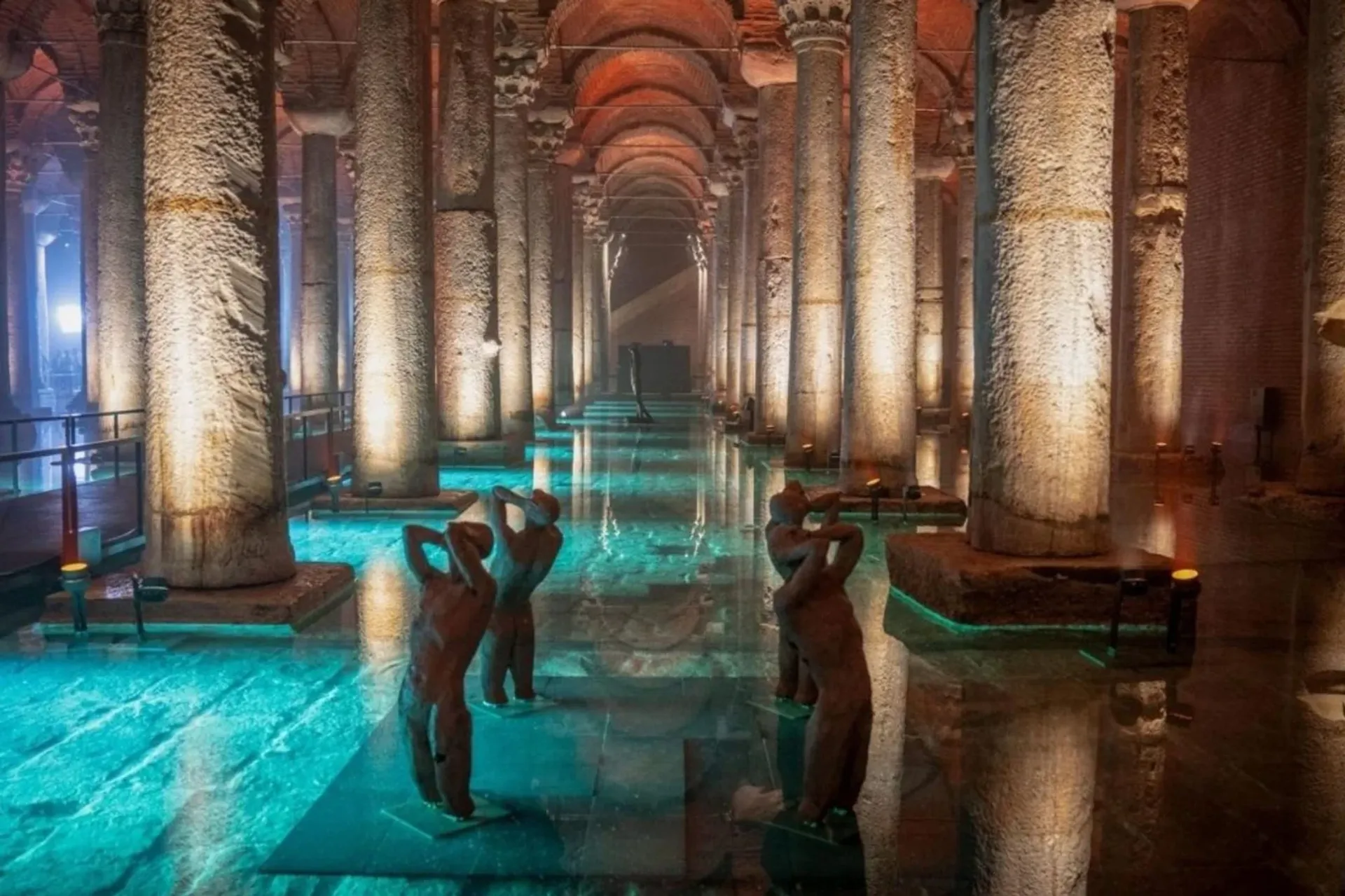 Basilica Cistern Guided Tour with Skip-the-Ticket-Line Entry