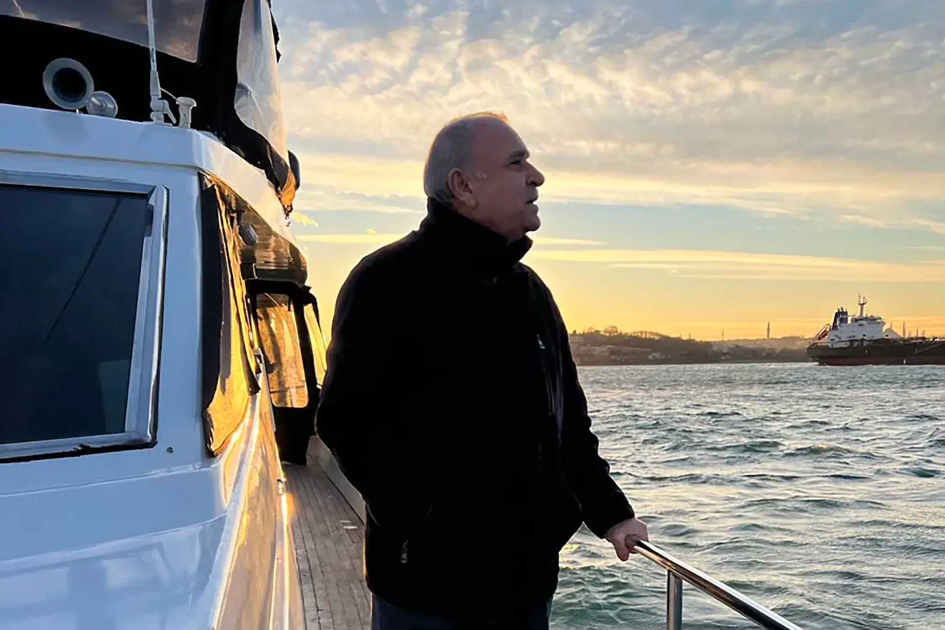 Luxury Yacht Bosphorus Sunset Cruise