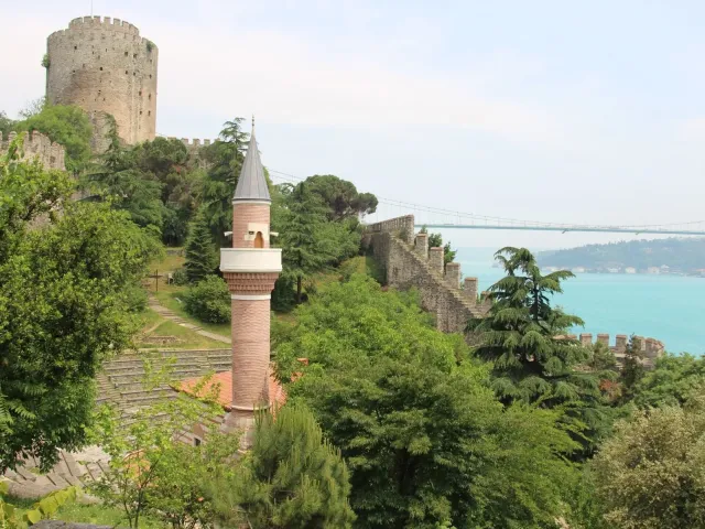 Rumeli Fortress Skip-the-Ticket-Line Entry with Audio Guide