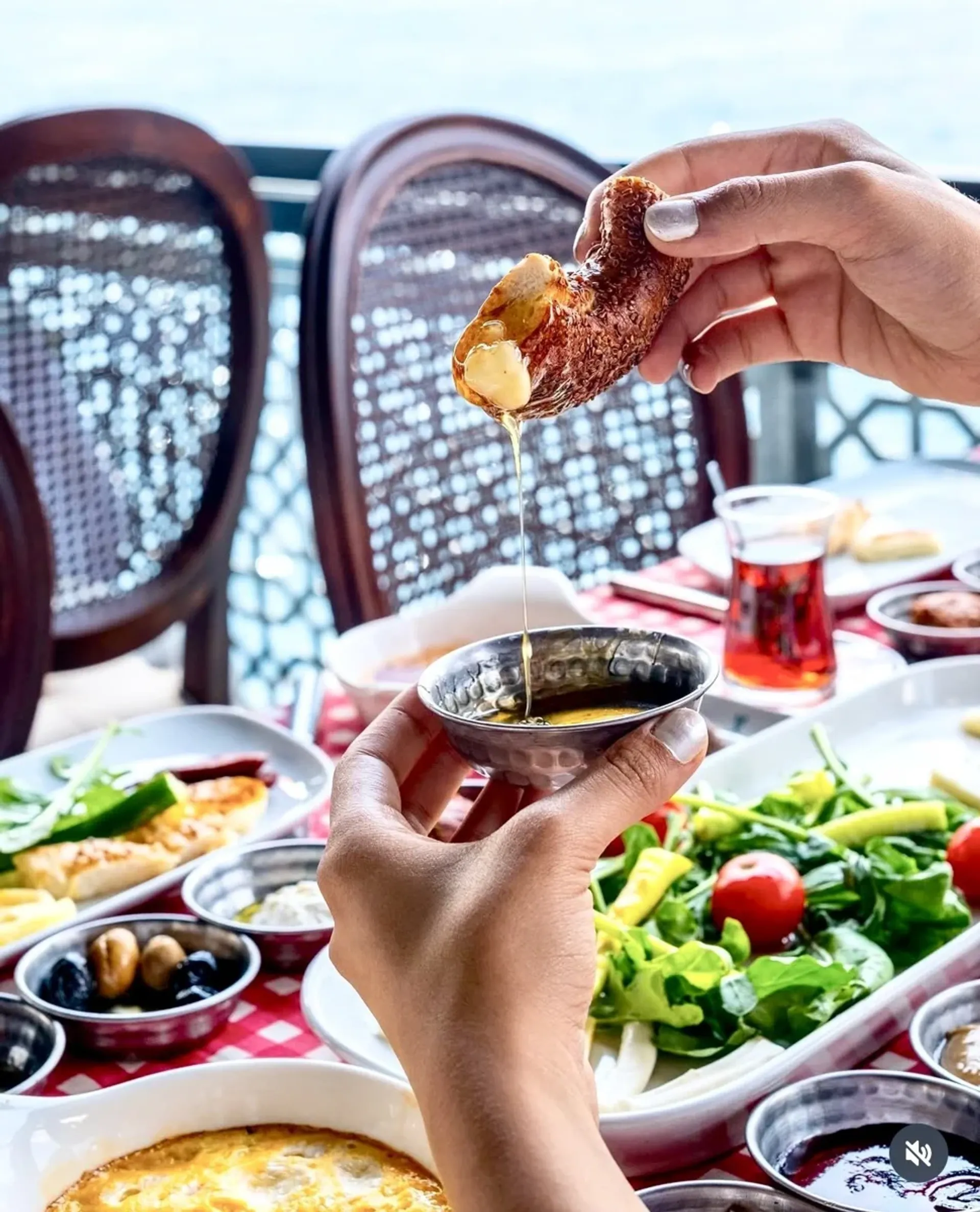 Premium Turkish Breakfast Cruise - Le Vapeur Magique