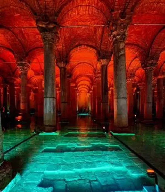 Basilica Cistern Guided Tour with Skip-the-Ticket-Line Entry
