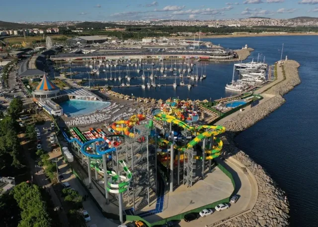 Marina Aquapark Entrance Ticket