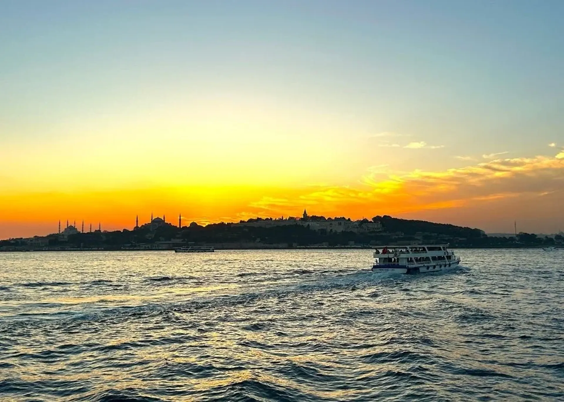 Golden Horn & Bosphorus Sightseeing Cruise with Audio Guide