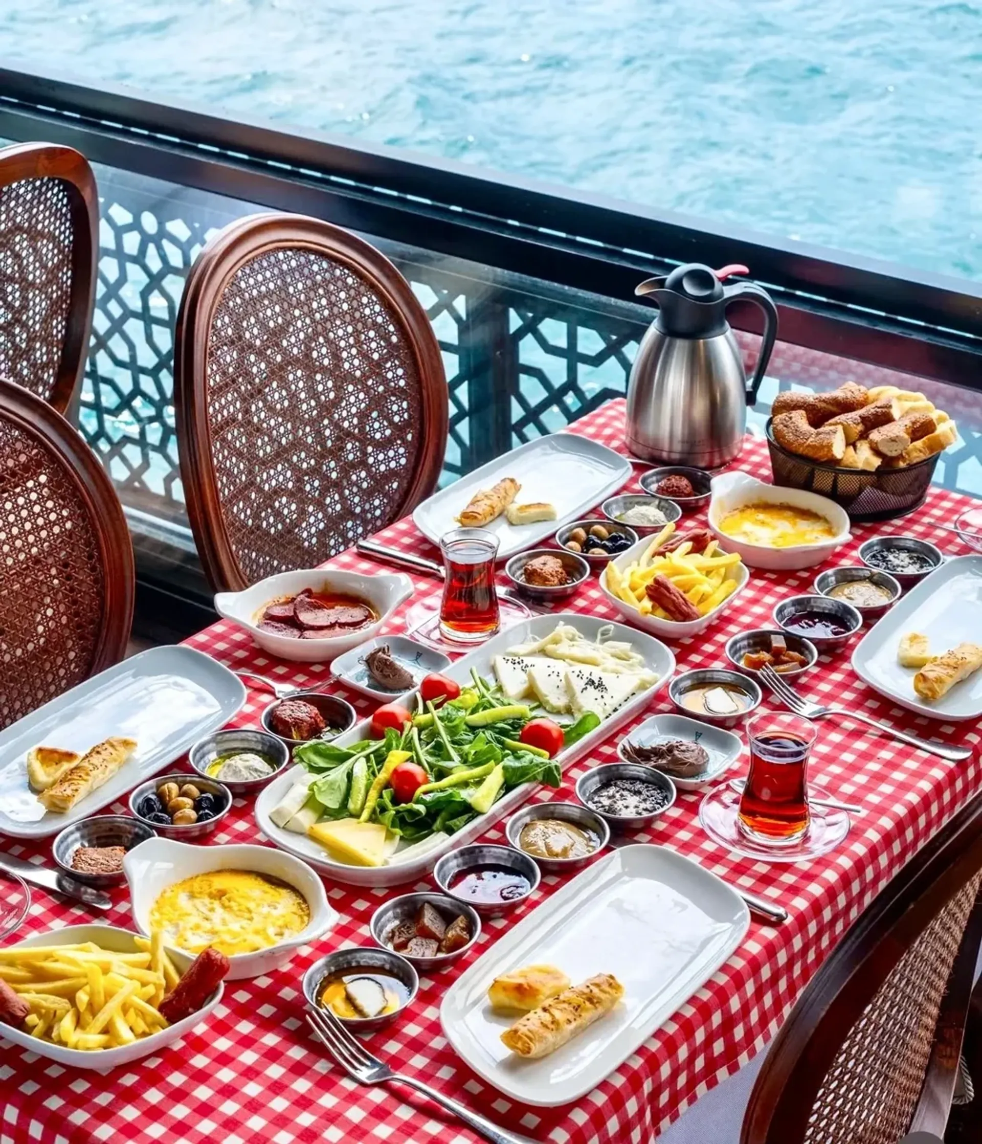 Premium Turkish Breakfast Cruise - Le Vapeur Magique