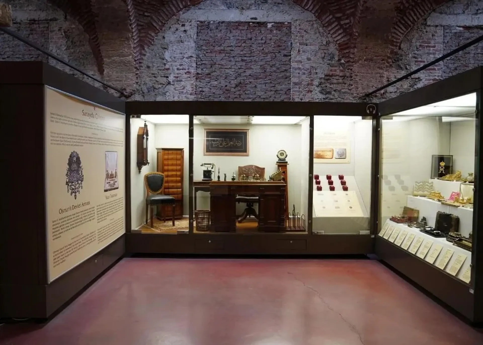 The Palace Collections Museum Skip-the-Ticket-Line Entry with Audio Guide