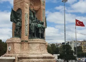 Taksim Square & Istiklal Street Walking Tour with Audio Guide