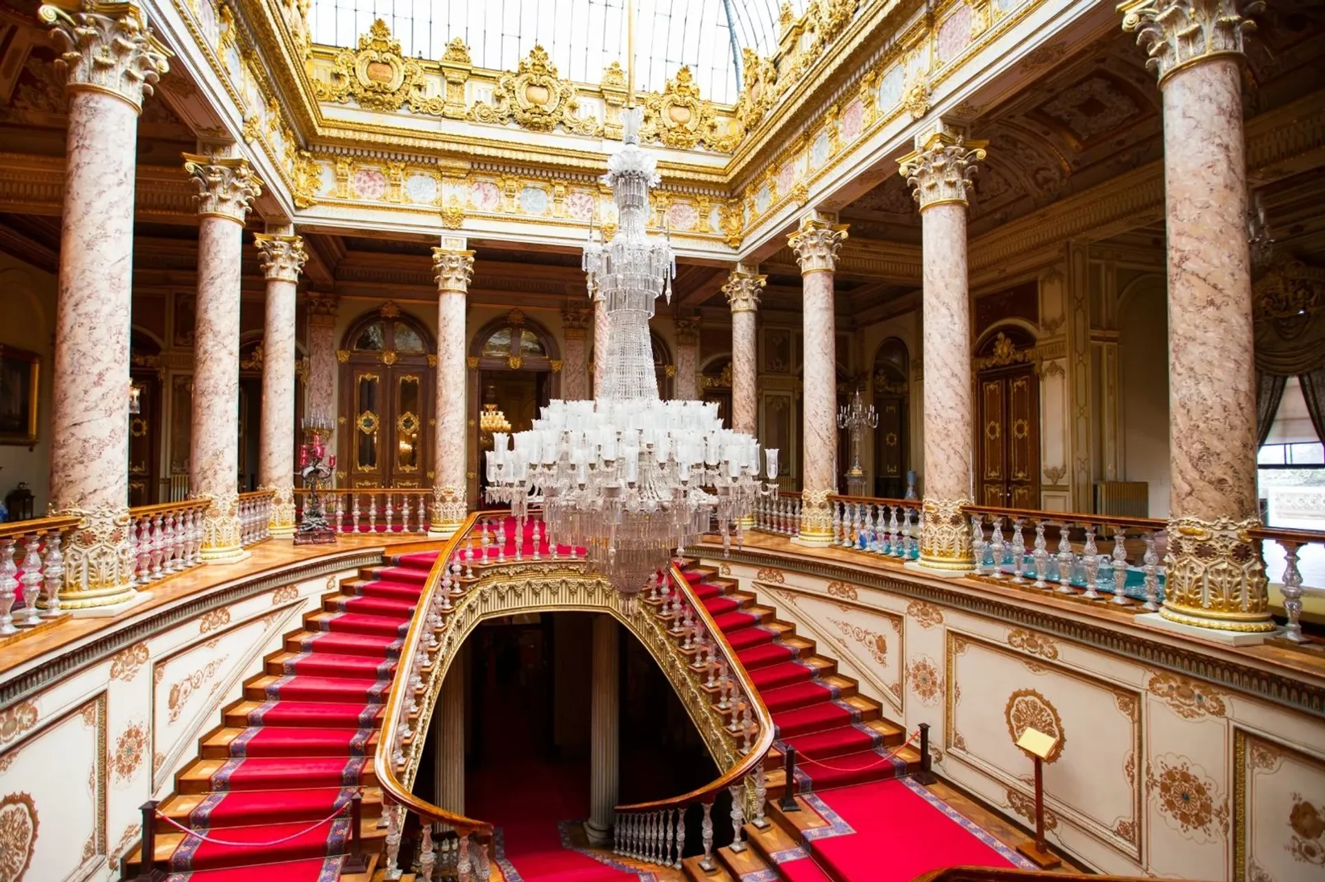 Dolmabahce Palace Museum Skip-the-Ticket-Line Entry with Audio Guide