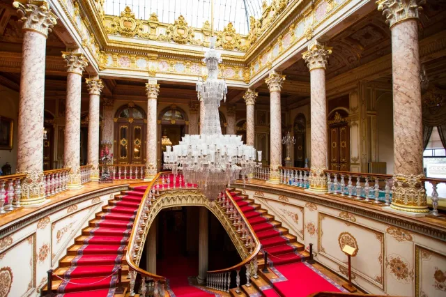 Dolmabahce Palace Museum Skip-the-Ticket-Line Entry with Audio Guide