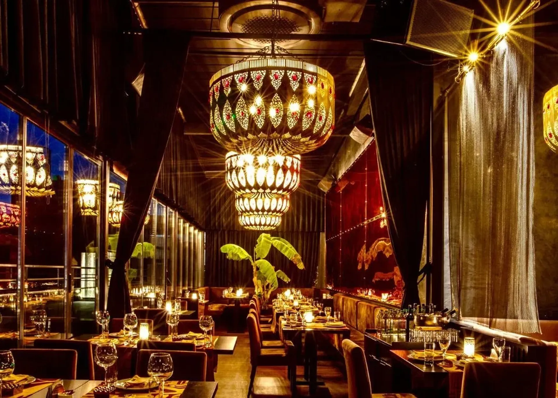 Premium Dining Experience with Exclusive Shows at Nomads Restaurant