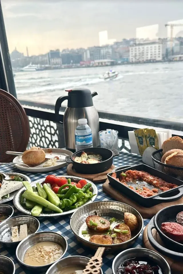 Premium Turkish Breakfast Cruise - Le Vapeur Magique