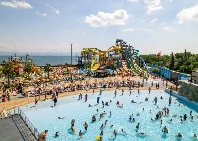 Marina Aquapark Entrance Ticket
