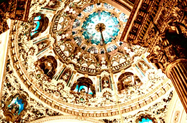 Dolmabahce Palace Museum Skip-the-Ticket-Line Entry with Audio Guide