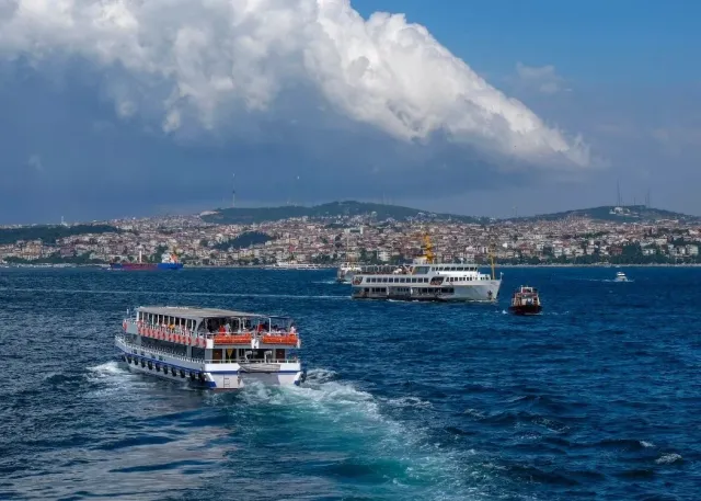 Golden Horn & Bosphorus Sightseeing Cruise with Audio Guide