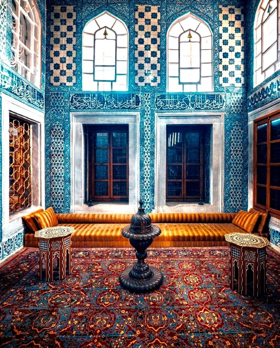 Hunkar Pavilion Walking Tour with Audio Guide