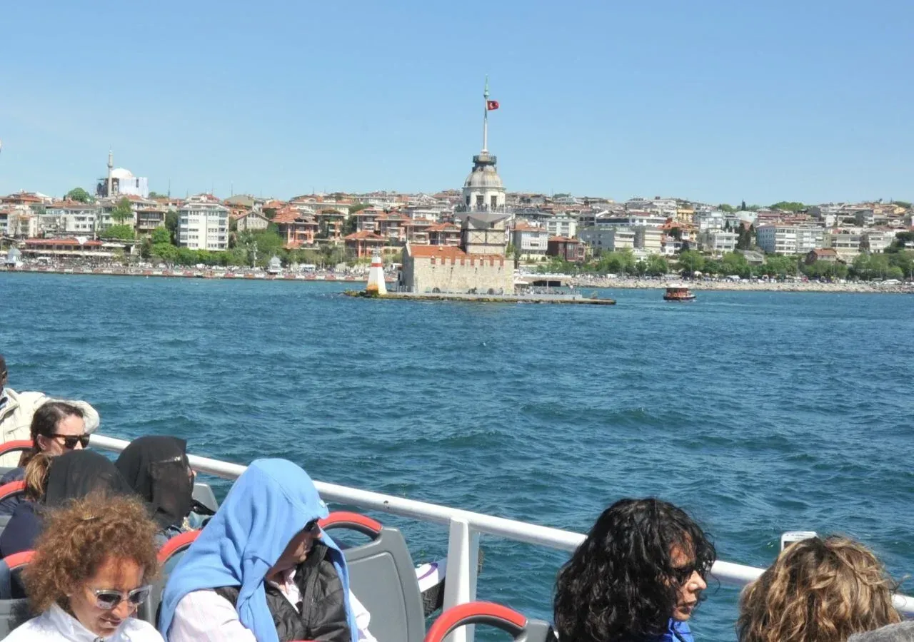 Golden Horn & Bosphorus Sightseeing Cruise with Audio Guide