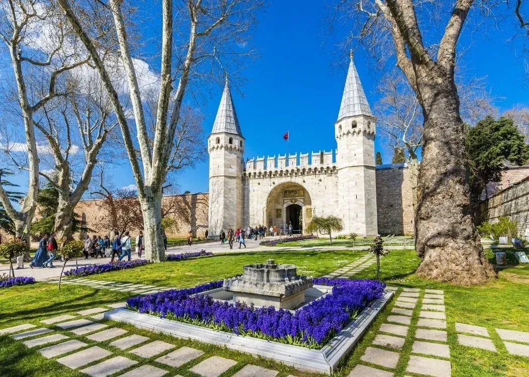 Topkapi Palace Museum Guided Tour without Harem Entry Tickets