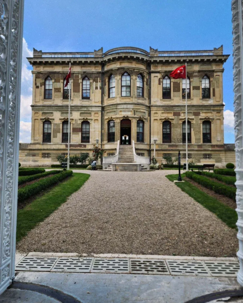 Kucuksu Pavillions Skip-the-Ticket-Line Entry with Audio Guide