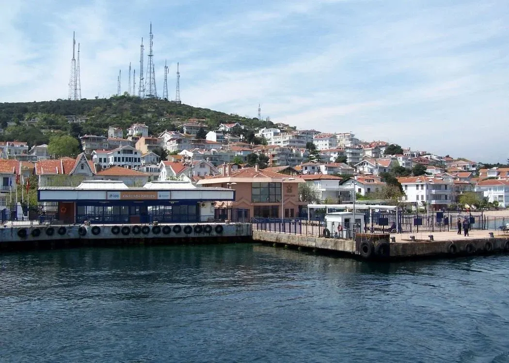 Kinaliada Island Walking Tour with Audio Guide