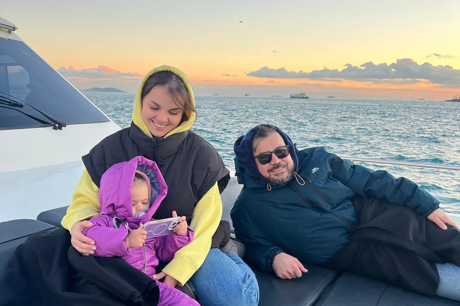 Bosphorus Sunset Cruise with Wine on a Luxury Yacht