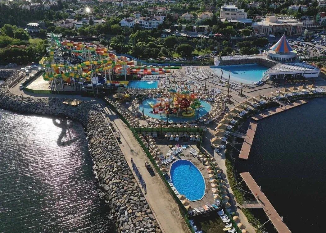 Marina Aquapark Entrance Ticket