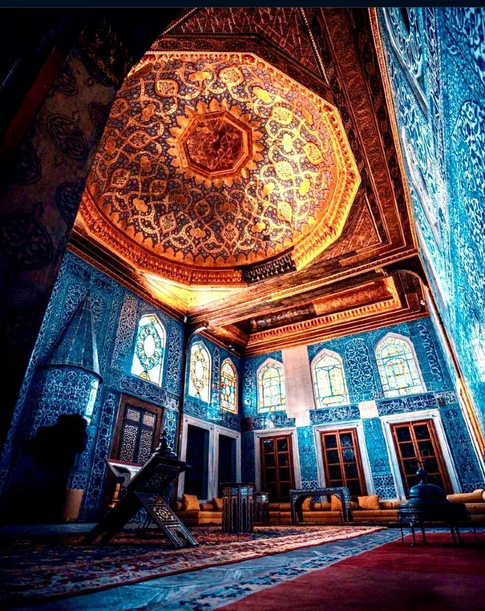 Hunkar Pavilion Walking Tour with Audio Guide